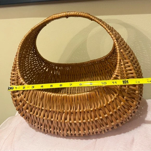 Vintage Gondola Half Moon Harvesting Basket - Picture 8 of 9